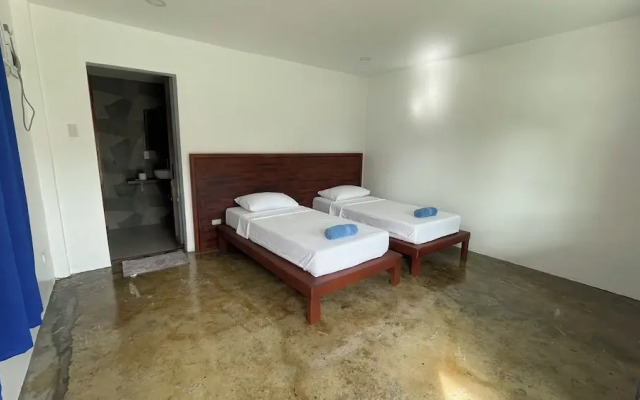 Bluewaves Hostel & Villa Panagsama by Hiverooms