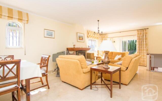 Abahana Villas Mima