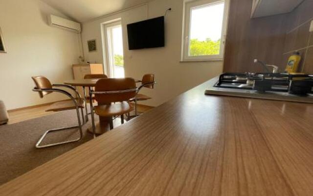 Petros Apartments Pag