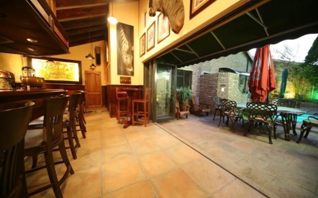 Le Cozmo Guest House