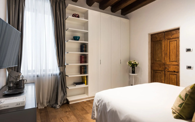 Palazzo delle Pietre Luxury Apartments