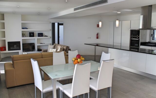 Modern cliff-top villa, panoramic sea-views, A/C, heated pool | Cliffscape