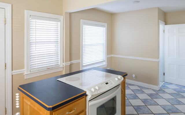 Spacious 6BR /2.5 Bath in Highlands!