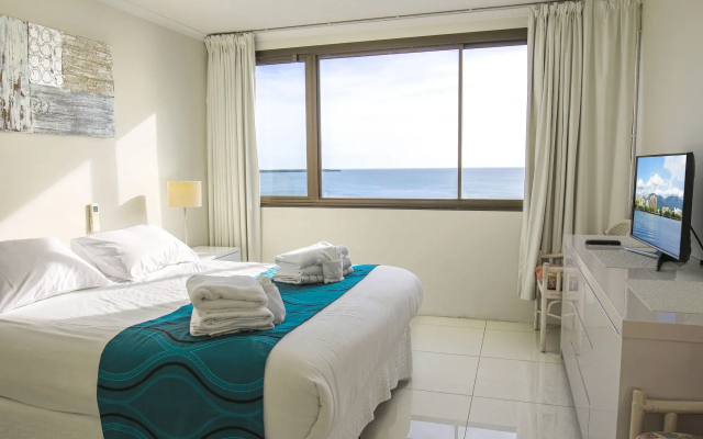 Cairns Aquarius