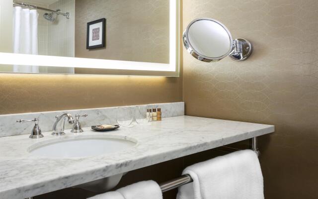 Sheraton Commander Hotel