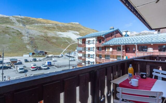 Rond Point des Pistes 28401