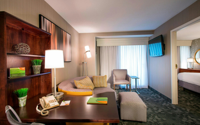 Courtyard by Marriott Tysons McLean
