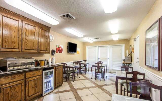 Quality Inn Decherd / Winchester