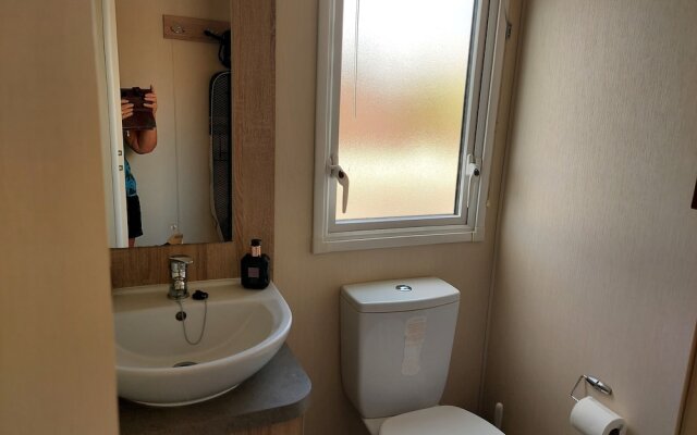 2 Brightholme 6 Berth With Decking & Enclosed Gard