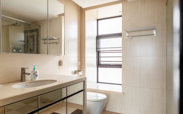 Locals Boutique Apartment  Huafa  No.6