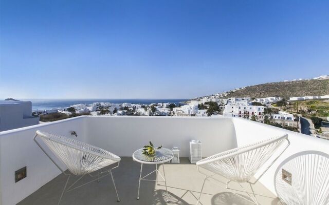 Villa Blue - White by Thea-concept
