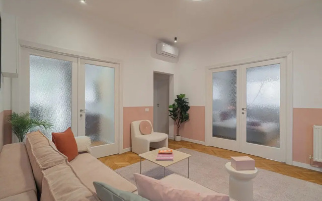 Vibrant & Spacious 3BR Condos on Amzei