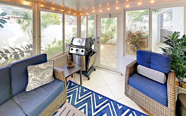 1465 Brier Home - 3 Br Home