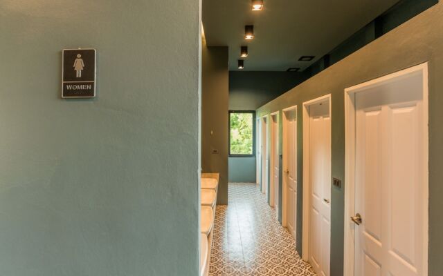 Link Hostel Aonang - Adults Only