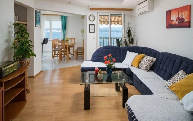 Divna - Modern Apartments With Terrace - A4