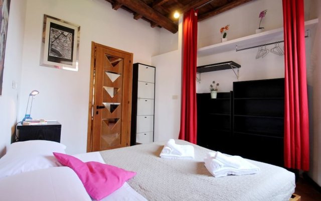 Charming Bright Penthouse in Trastevere
