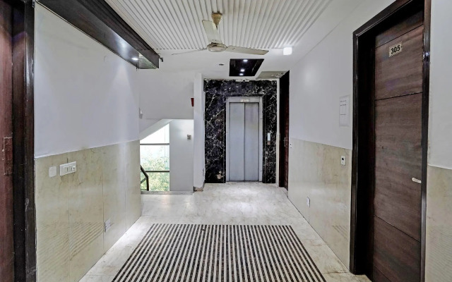 Hotel Lotus Palace