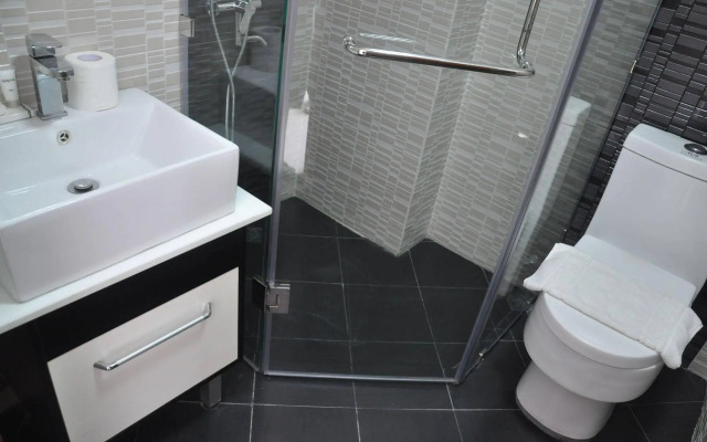 Zen Rooms Sunshine City Suites