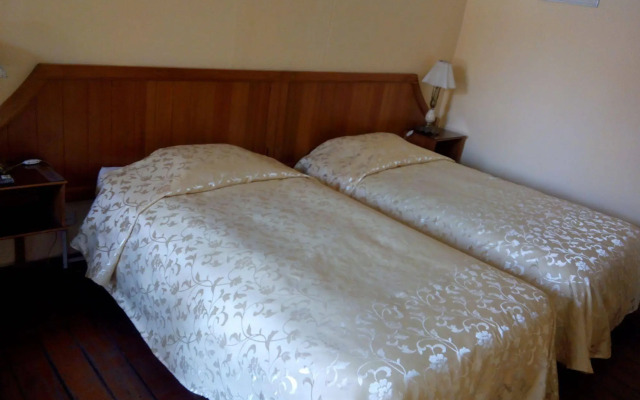 Hostal Lluvia de Oro