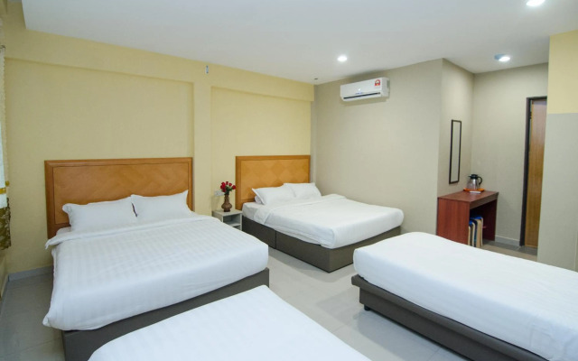 OYO 338 Hotel Raja Bot