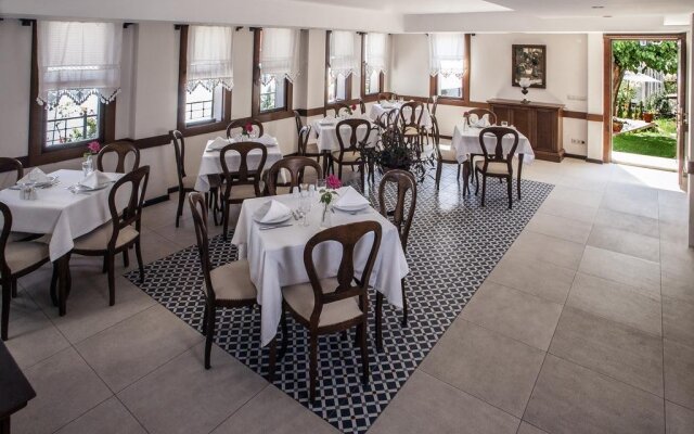 İkizevler Hotel