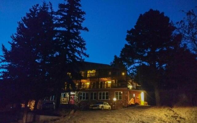The Green Mountain Falls Lodge