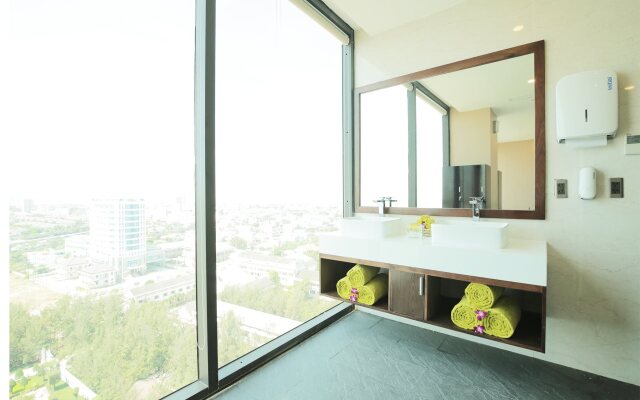 Yarra Ocean Suites Danang