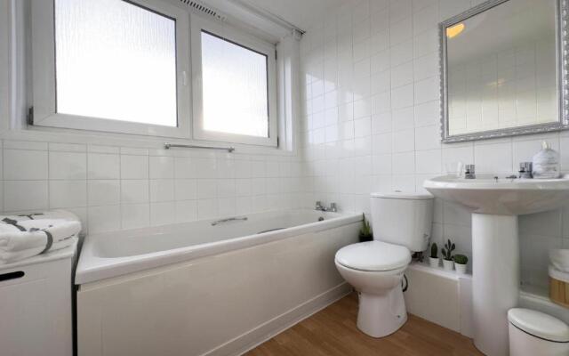 Beautiful & Elegant 2BD Scandi Style Duplex