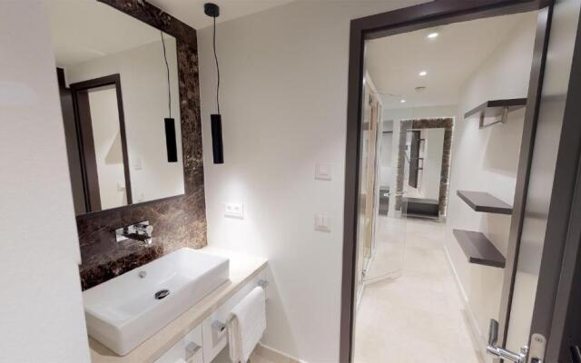White Pearl Apartment 1.11