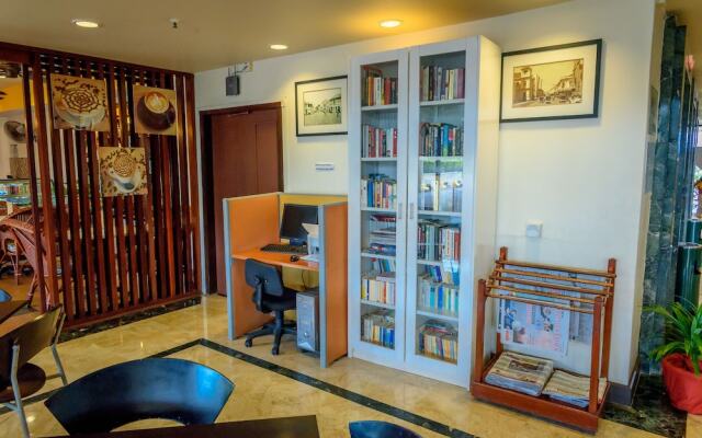 H Beach Suite at Rainbow Paradise Beach Resort