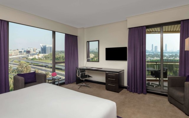 Pullman Dubai Creek City Centre Hotel