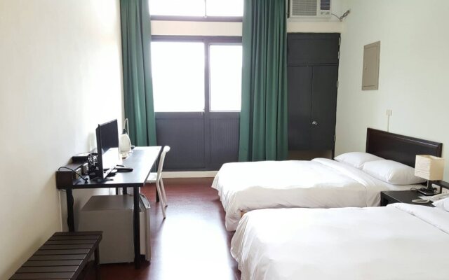Chi Chi Hotel