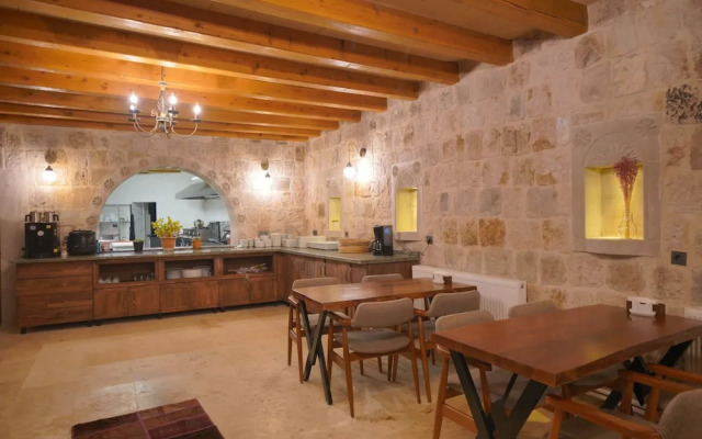 Cappadocia Secret Hill Cave Suites