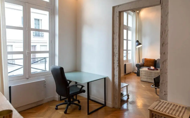 Sunny Dussoubs I Unique 1-br Loft in Montorgueil