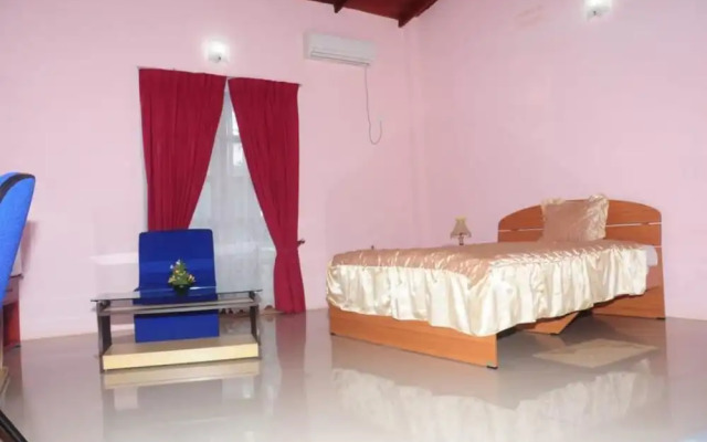Thampa Tourist Hotel in Vavuniya