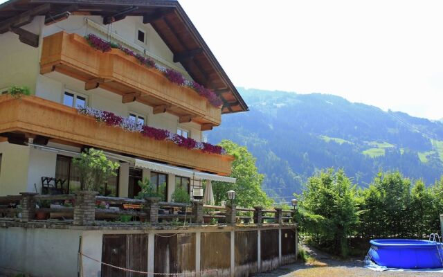 Hilltop Apartment in Aschau im Zillertal Near Ski Area