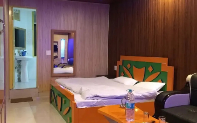 Goroomgo Pandey Lodge Munsiyari