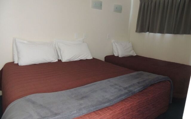 Fountain Court Motel
