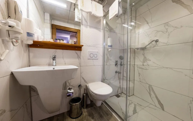 Madeen City Hotel