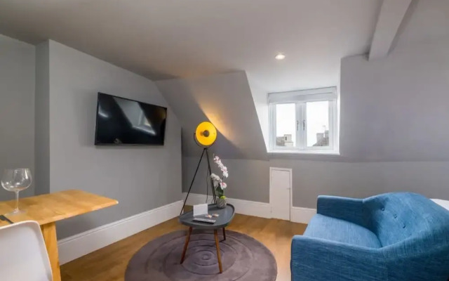 Host Stay St James Studio