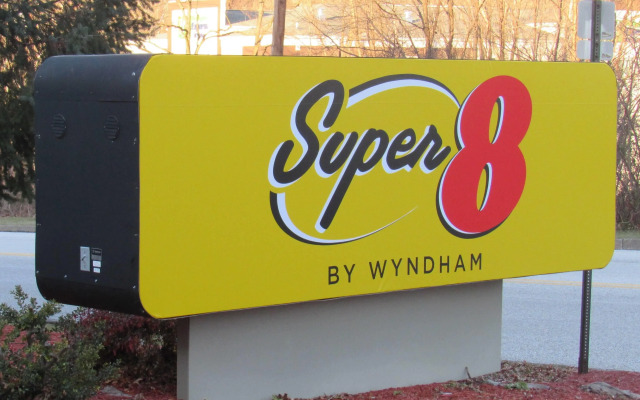 Super 8 by Wyndham New Cumberland