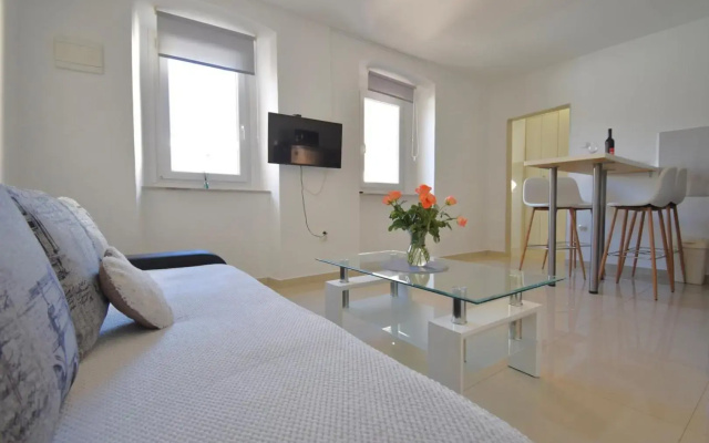 City Centre Apartment with terrace 2