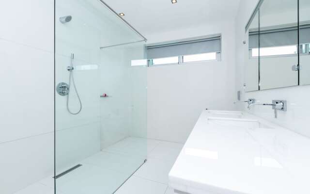 4 Bedroom Modern Pool Villa