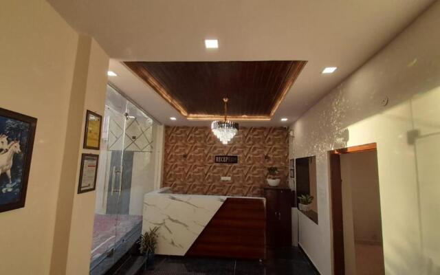 Hotel Sunstays Oppsite Bus stand