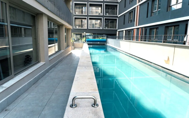 Duplex com piscina e academia