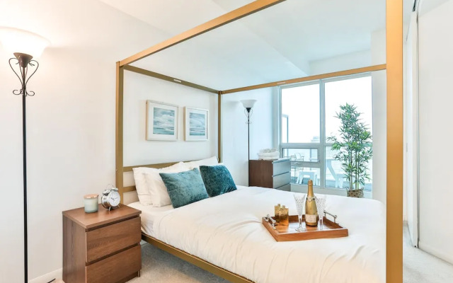 Vibrant Urban Condo 2Bed 2Bath
