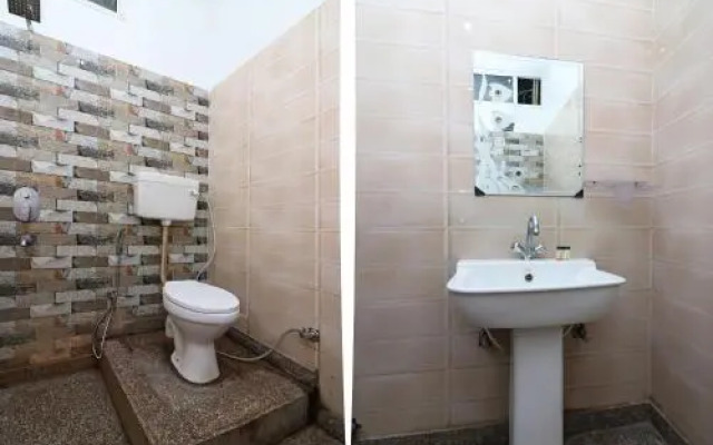Dev Hotel by OYO Rooms