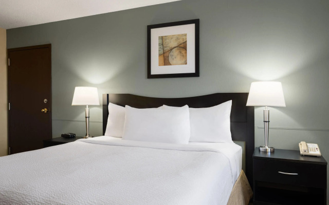 Ramada by Wyndham Saskatoon