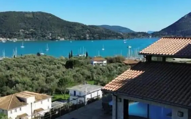 Smaragdine Blue Villa