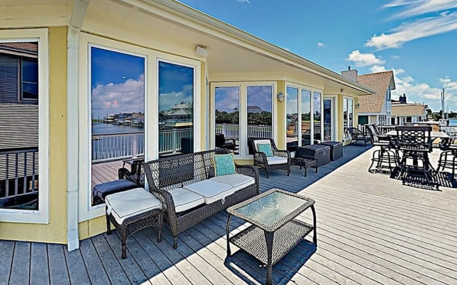 4121 West Bayside Way Home